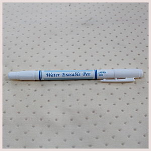 화이트 챠코펜(water erasable pen)